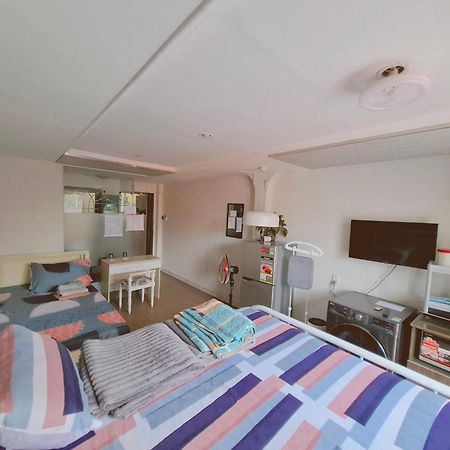 Homestay Hostel Apartment Minh Loc Хошимин Экстерьер фото